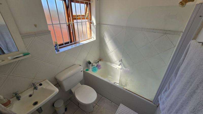 3 Bedroom Property for Sale in Die Wingerd Western Cape